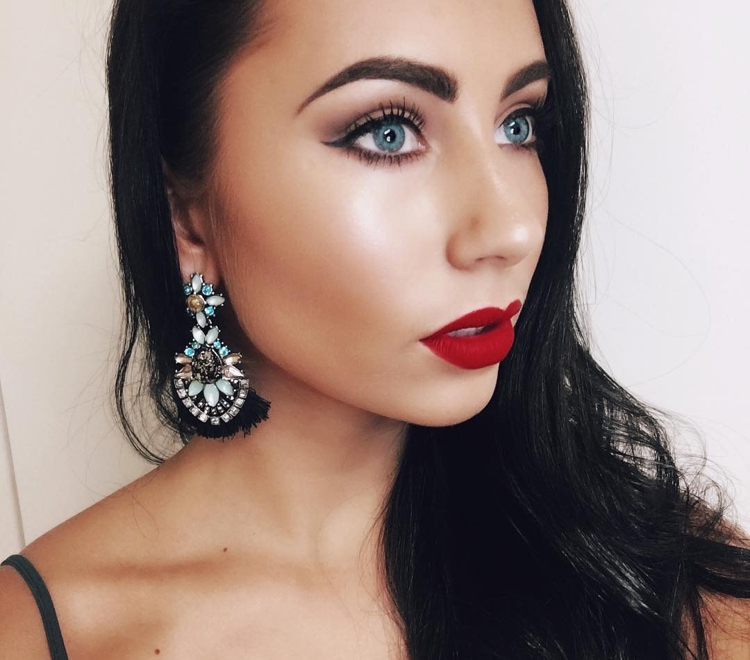 Александра привлекальеная девушка из Лермонтова цена от 3000 руб