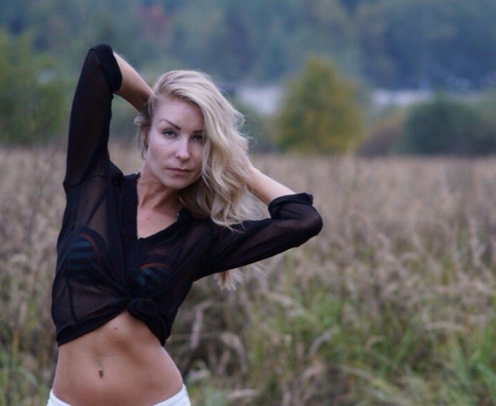 Ирина привлекальеная девушка из Лермонтова цена от 3000 руб