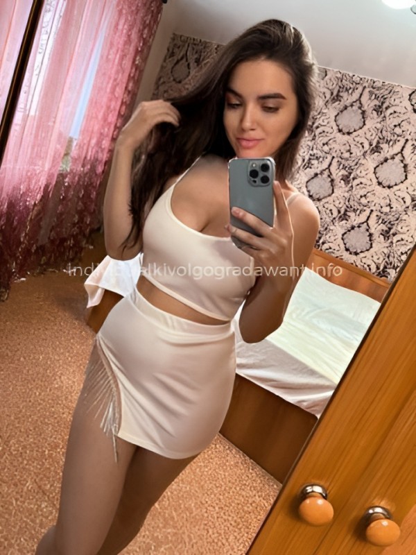 Ульяна привлекательная девушка из Лермонтова цена от 3000 руб