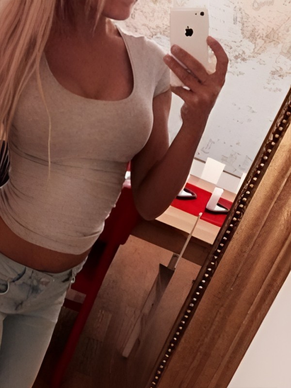 Юлия привлекательная девушка из Лермонтова цена от 2000 руб