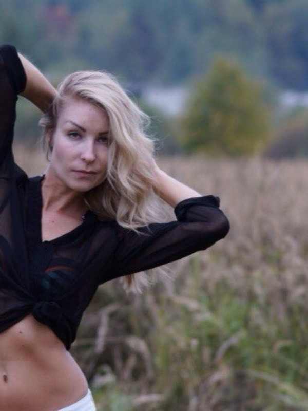 Ирина привлекательная девушка из Лермонтова цена от 3000 руб